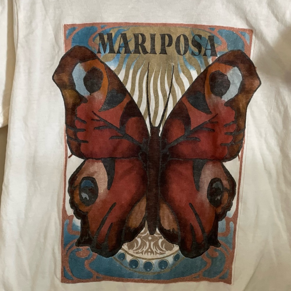 Mariposa Graphic Tee